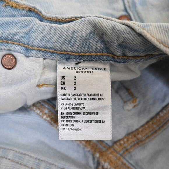 American Eagle Womens 2 Light Wash Cuffed Mom Jean Short - Picture 10 of 11